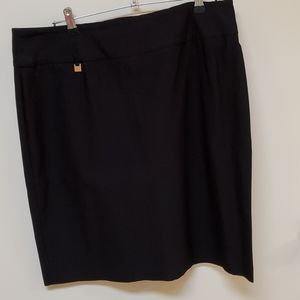 A line skort, black